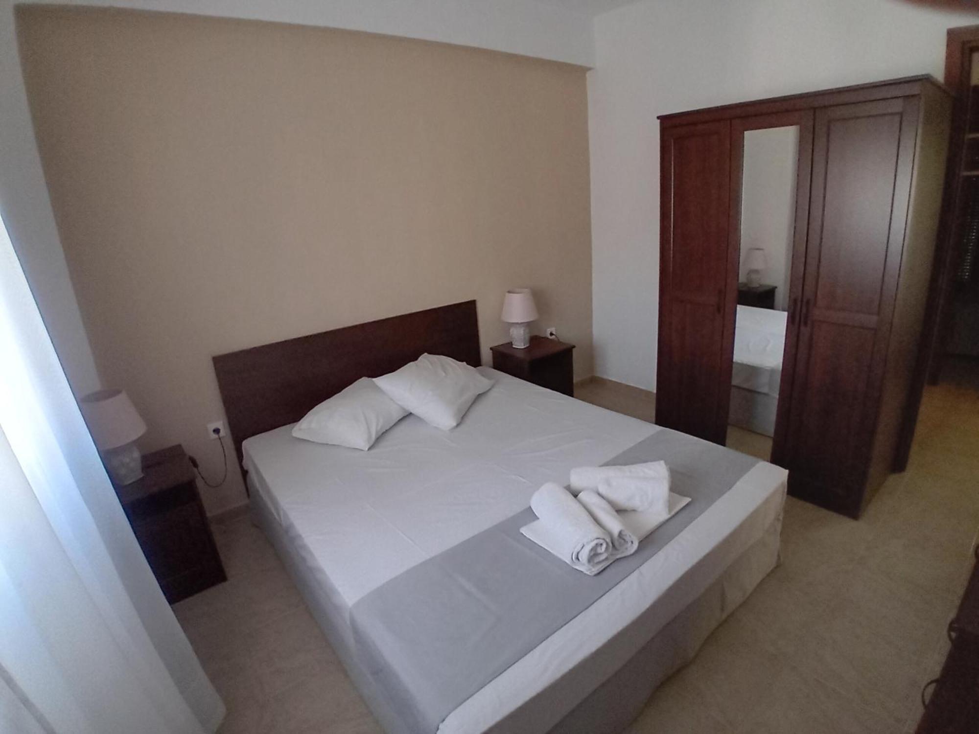 Stef Lux Home Of Kriopigi Chambre photo
